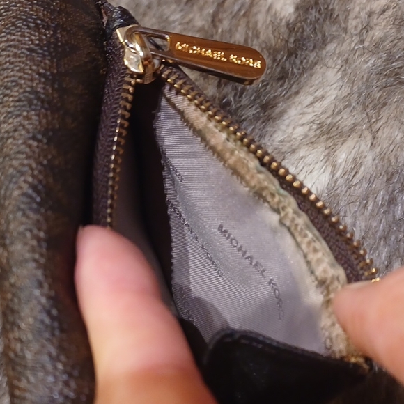 Michael Kors  wallet - Picture 12 of 16